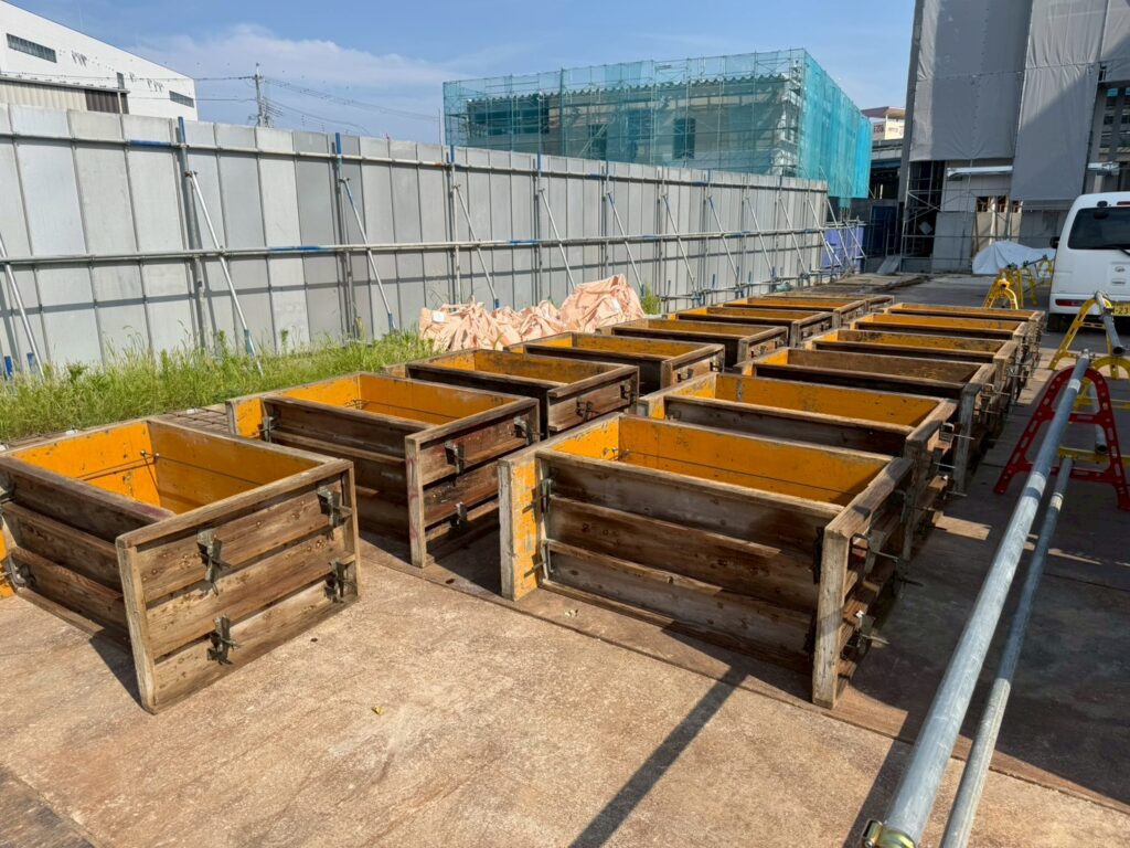 大阪府池田市　駐輪場基礎工事